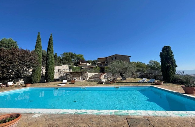 Manor Rico - Extraordinary mansion with pool and private garden
