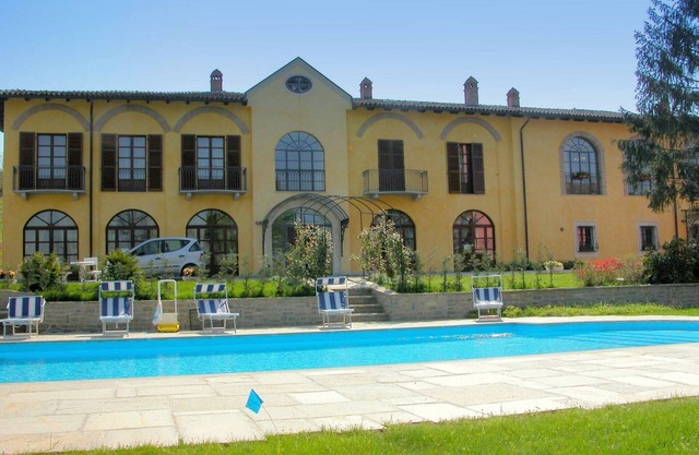 Mansion in Nizza Monferrato with Pool & Views