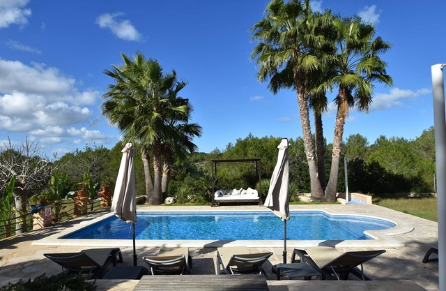 Mansion in San Rafael with Pool & Beach