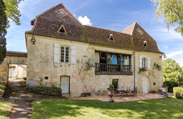 Mansion in Sourzac with Private Pool