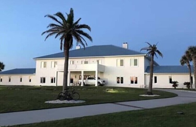 Mansion on the Beach. Villa Giardina di Santa Ninfa