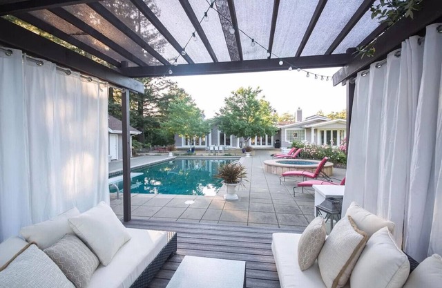 Mansion w/Heated Pool,Hottub,Tennis,Golf,Vineyard