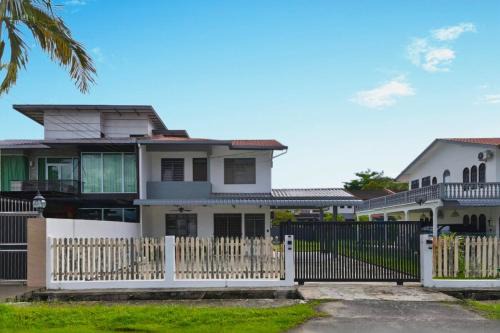 Mantis 5B ,onehomestay, Sibu