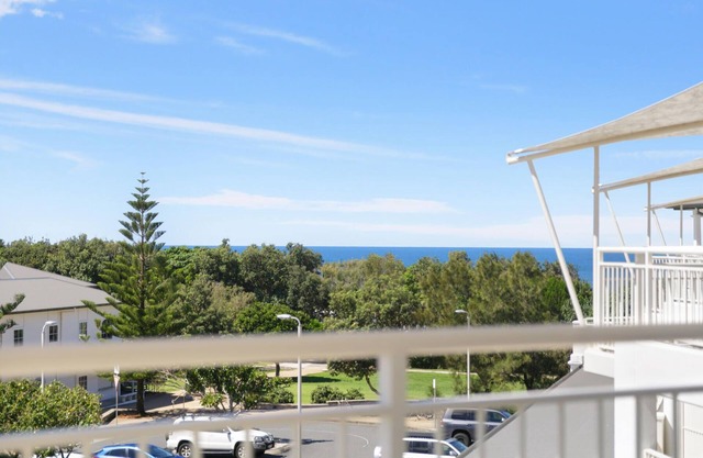 Mantra on Salt Beach Resort - Oceanview 1BR Apartment by uHoliday