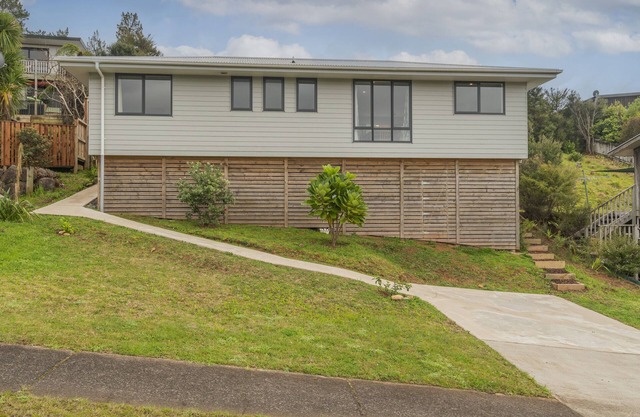 Manuka Lodge – Tairua Holiday Home