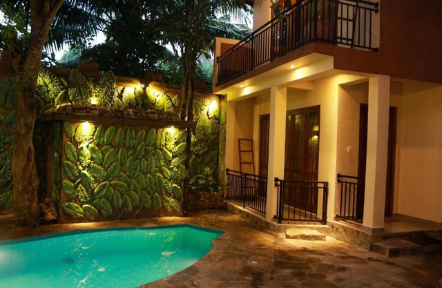 Manusath Holiday Inn