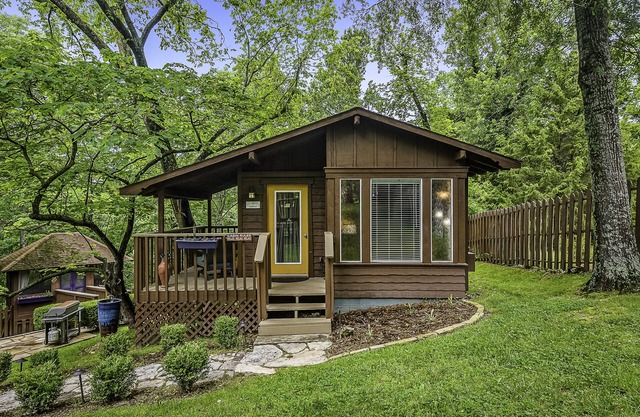 Maple @ The Woods Cabins