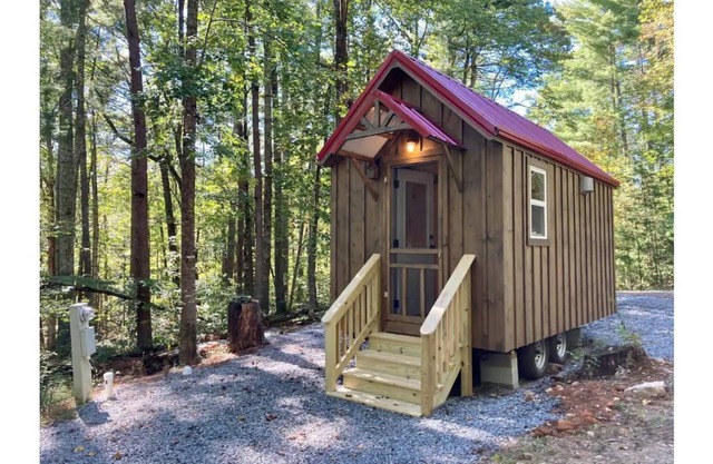 Maple Tiny Home at Bleu Canoe Campground