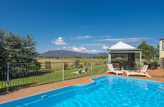 Maranda Country Estate - 5 Bedroom House with Spa & Pool