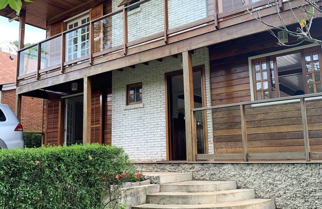 Maravilhosa Casa de Campo em Condomínio Fechado