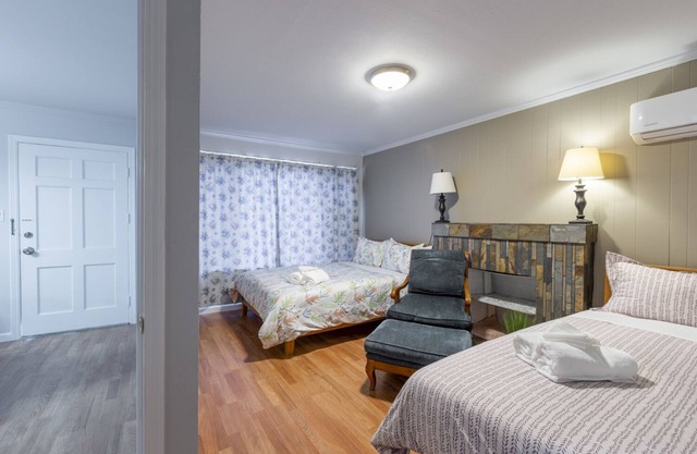 @ Marbella Lane - 5BR House | DTWN RWC | Parking