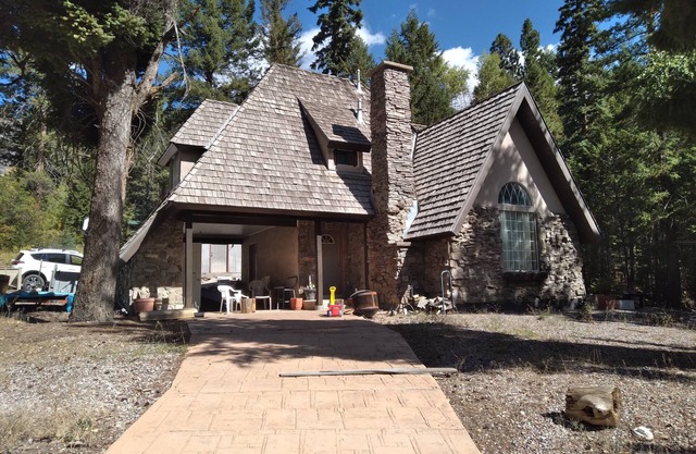 Marble Mountain Manor