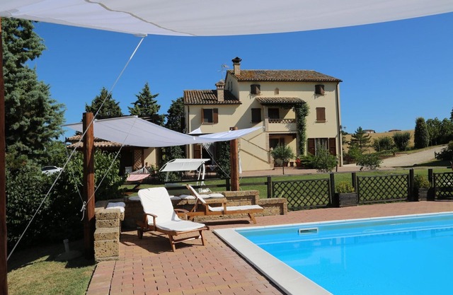 Marche family home w/Pool