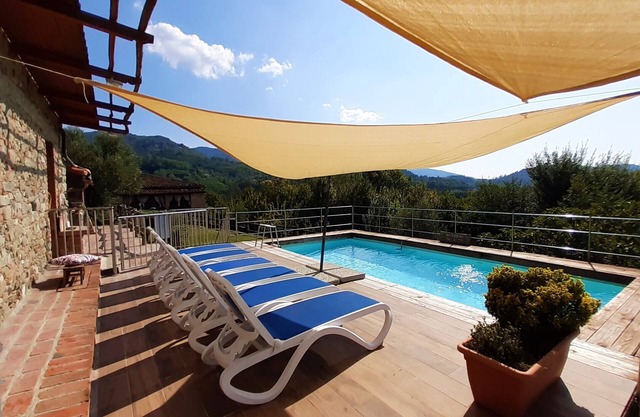 Marcione, character cottage, own pool, wonderful views, walk restaurant; WIFI!