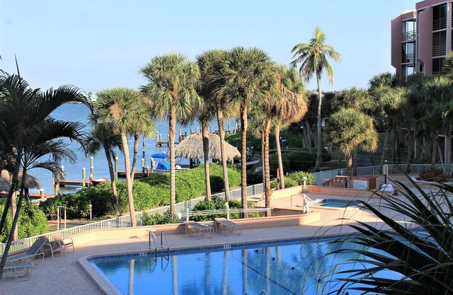 Marco Island Riverside Condo -Beautiful Sunrises - Time to Exhale & Enjoy!
