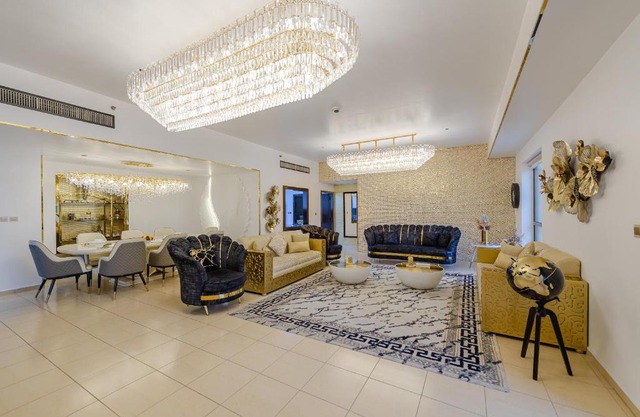 Marco Polo - Deluxe Waterfront Roomy Apt, Perfect for Groups
