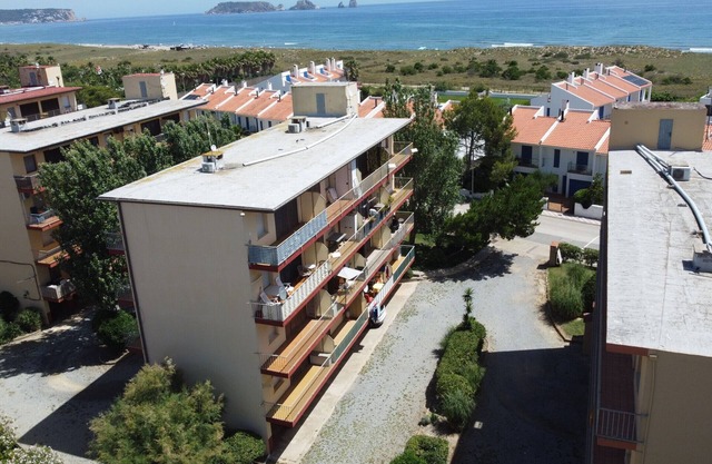 Mare Nostrum 323 - Renewed, aircon and close to the beach