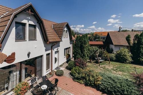 Margareta Apartments