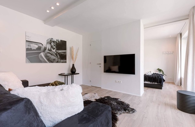 Margriet, Renovated aptmt on top location in Ghent