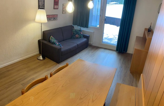 MARILLEVA 900 IDEAL FOR SKIERS COMFORTABLE THREE-ROOM APARTMENT
