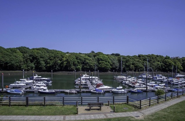 Marina View - 1 Bedroom Apartment - Neyland Marina