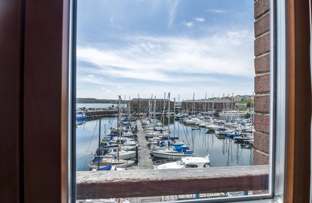 Marina View - 3 Bedroom Apartment - Milford Marina