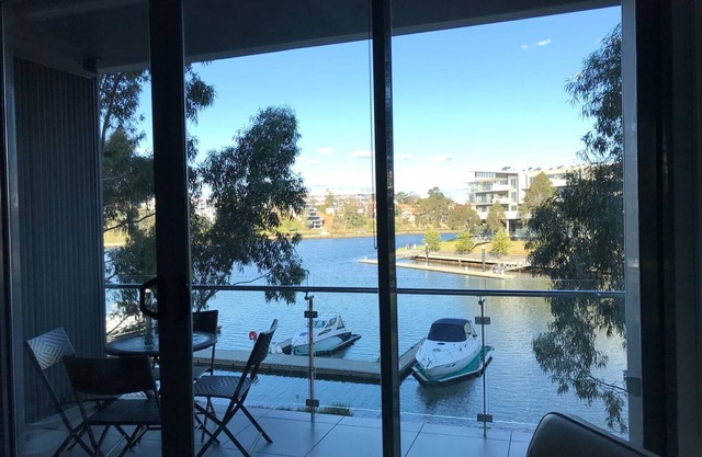 Marina View Apartment on the Maribyrnong River