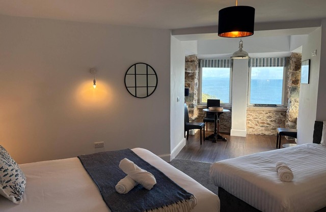 Marine Hotel