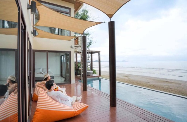 Marine Stay Pool Villa 300yod ปราณบุรี-สามร้อยยอด บ้านพักติดทะเล พูลวิลล่าติดทะเล