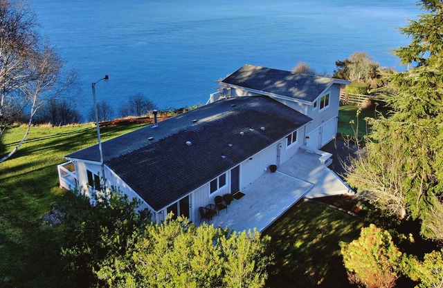 Marine View Bluff - High Bank Waterfront