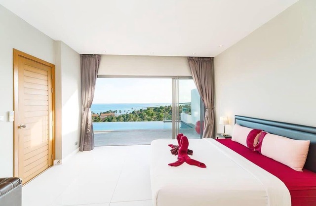 Marinella : Villa 3 suites, piscine, splendide vue
