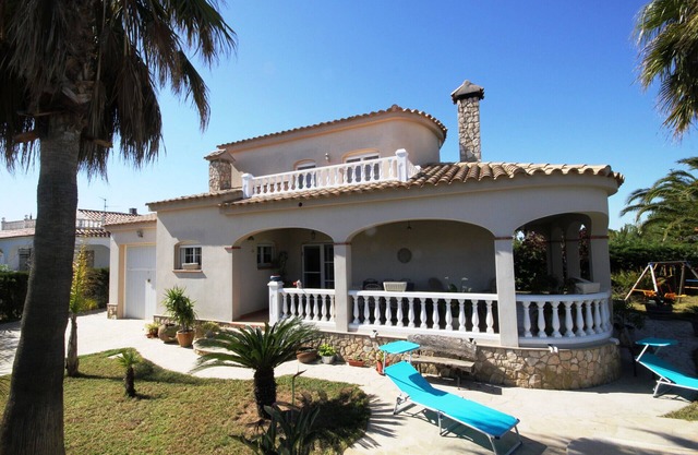 "Mariposa"@MARISOL: 300m to the beach, private pool, A/C, WiFi, dog beach.