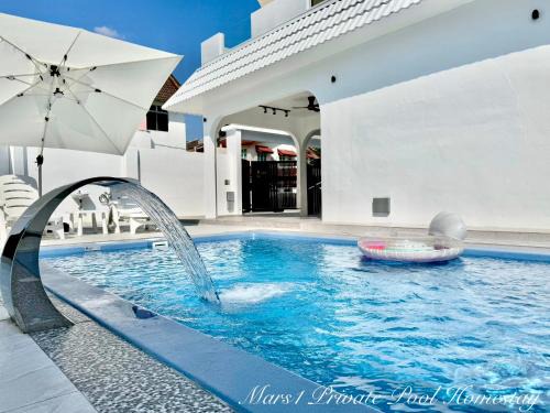Mars1 Private Pool Homestay