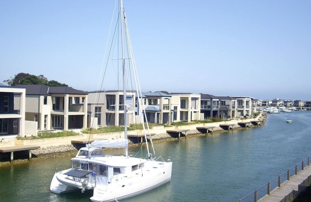 Martha Cove Apartment