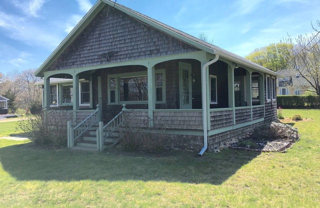 Martha's Vineyard Oak Bluffs East Chop Summer Vacation Rental Home 4 Bedroom