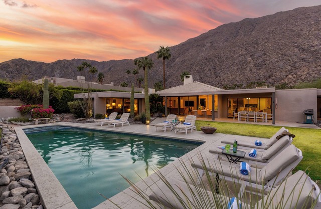 Martini Modern - Palm Springs Luxury Paradise