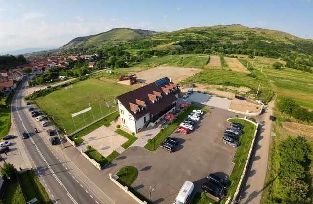 Martini Restaurant & Cazare