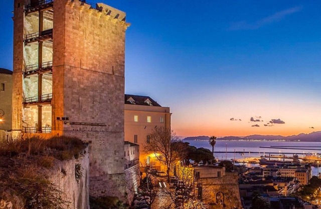 Martini Time, panoramic terrace on the castle walls