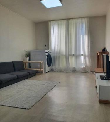 Maru house Tranquil and Airy Space for Long or Short Stays in Nowon 2 qeen bed, near market, air-conditioner, Samsung TV