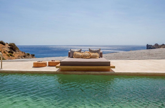 Marvelous Agios Vasilios Villa | 1 Bedroom | Villa Kuina | Private Infinity.