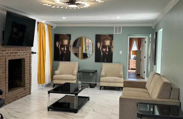 Marvelous and Spacious Southern Palace with Plenty of Beds