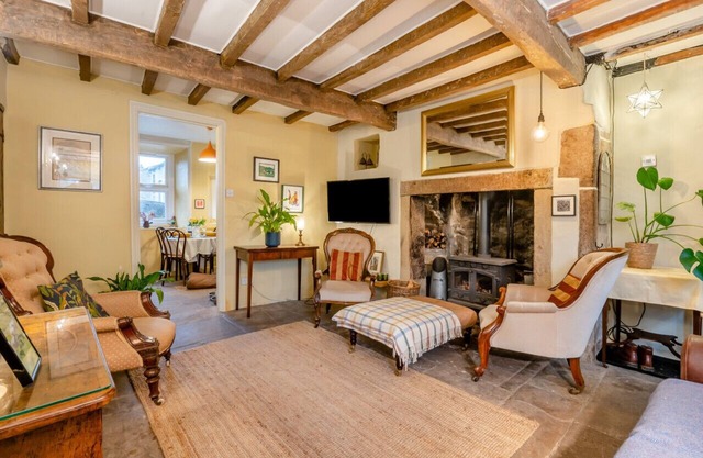 Maryan Cottage - Two Bedroom House, Sleeps 4