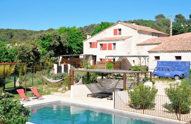Mas Boho - eclectic 16th century style with pool and near a river