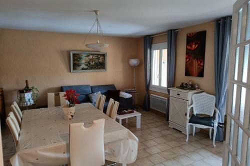 Mas provençal with terraces and small garden
