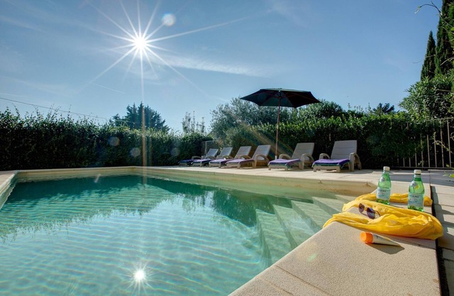 Mas St Siffrein - Three Bedroom Villa, Sleeps 6