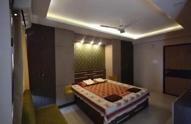 Mascot Studio Homestay 1BK with attached bathn