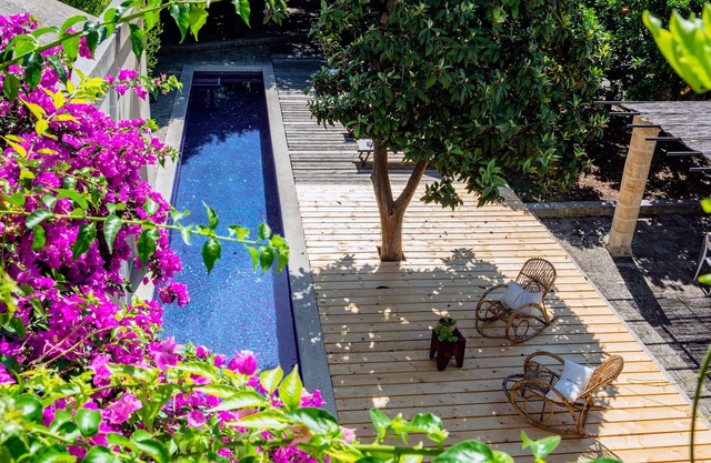 Masseria ideal for families and groups with a pool and garden near Otranto