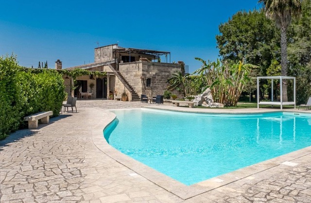 Masseria Palmeto - Four Bedroom Villa, Sleeps 8