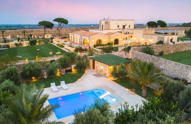 Masseria Specchia - Four Bedroom Villa, Sleeps 8