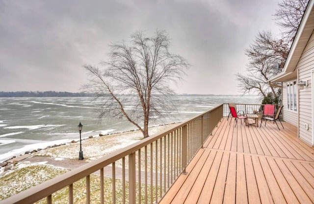 Massive 3 bedroom on the Lake!